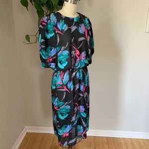 🌼3/$25 Sheer abstract floral print dress